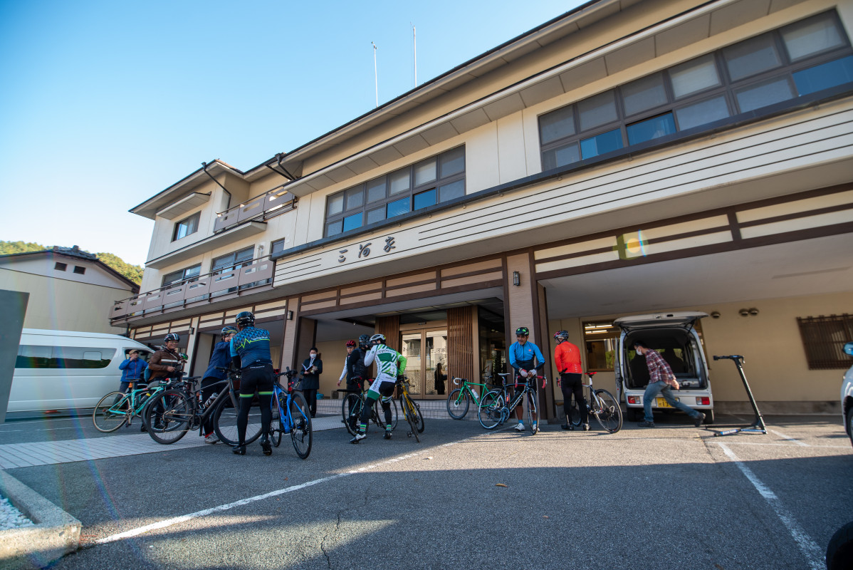 初日のお宿「三河屋」へ到着!木曽川沿いのいい雰囲気のお宿です