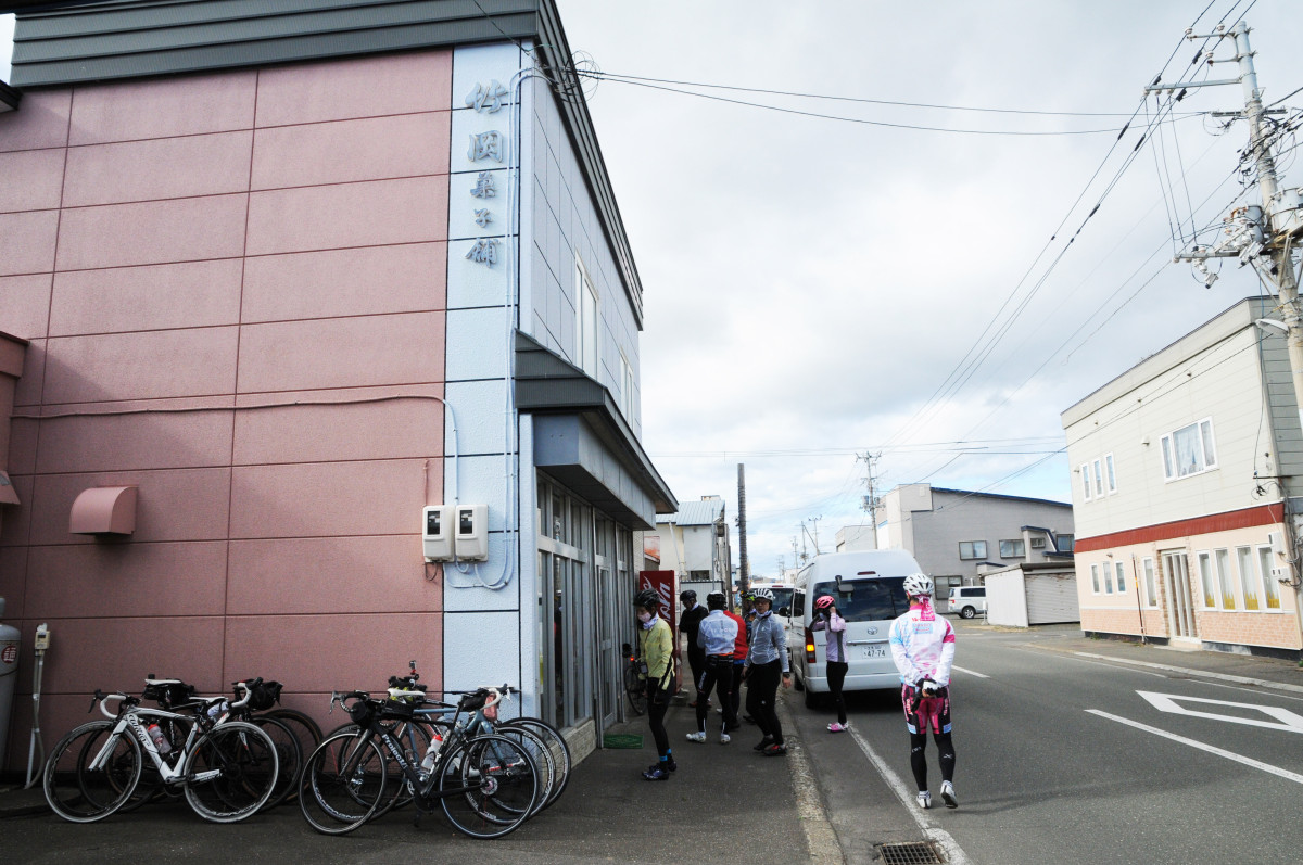 竹岡菓子舗に到着!