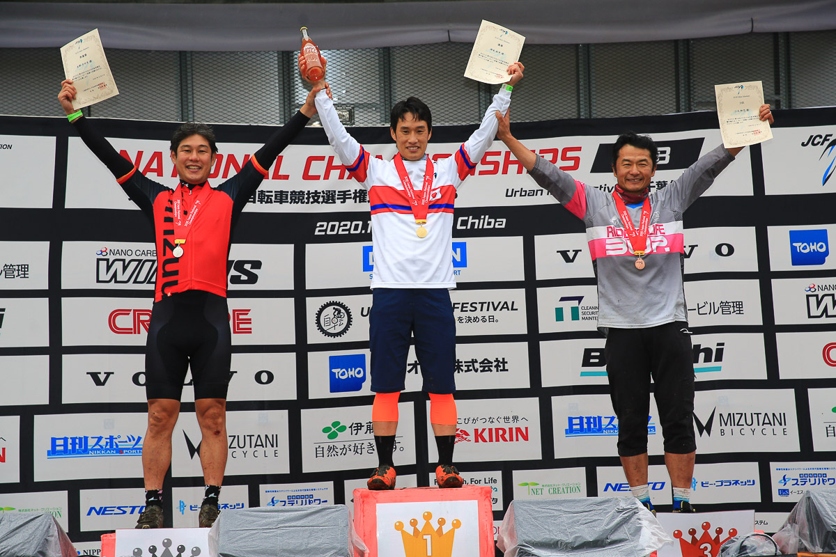 XCE Men Masters表彰 優勝は岡本紘幸(インパルス)