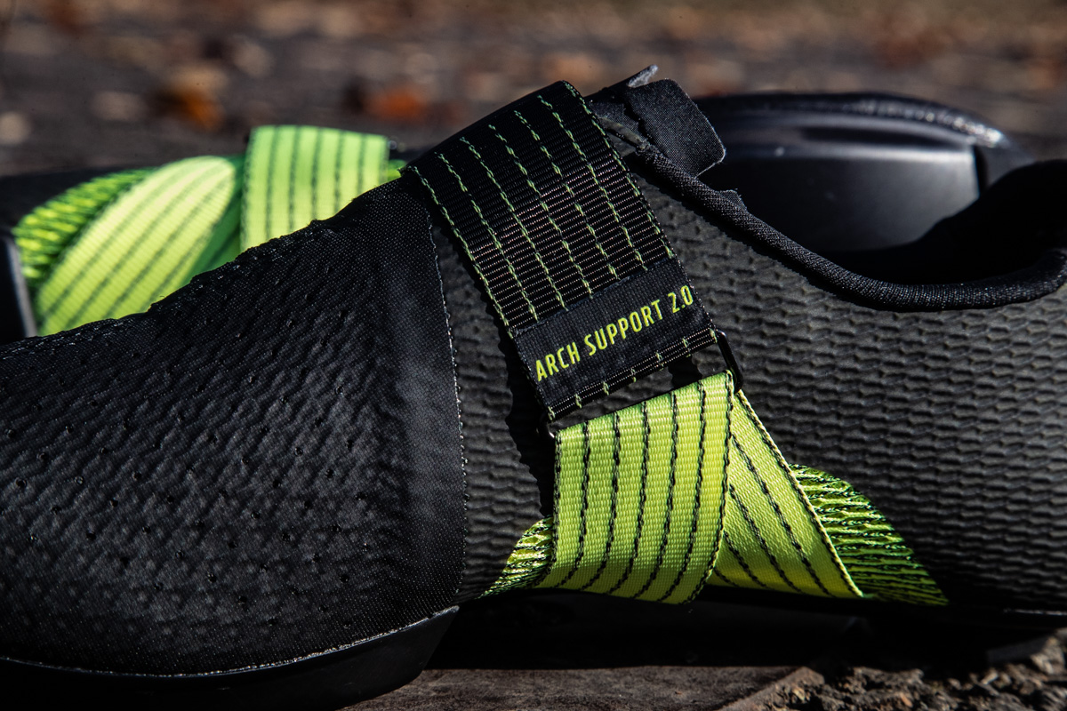DYNAMIC ARCH SUPPORT 2.0という大胆な設計が行われたVENTO STABILITA CARBON