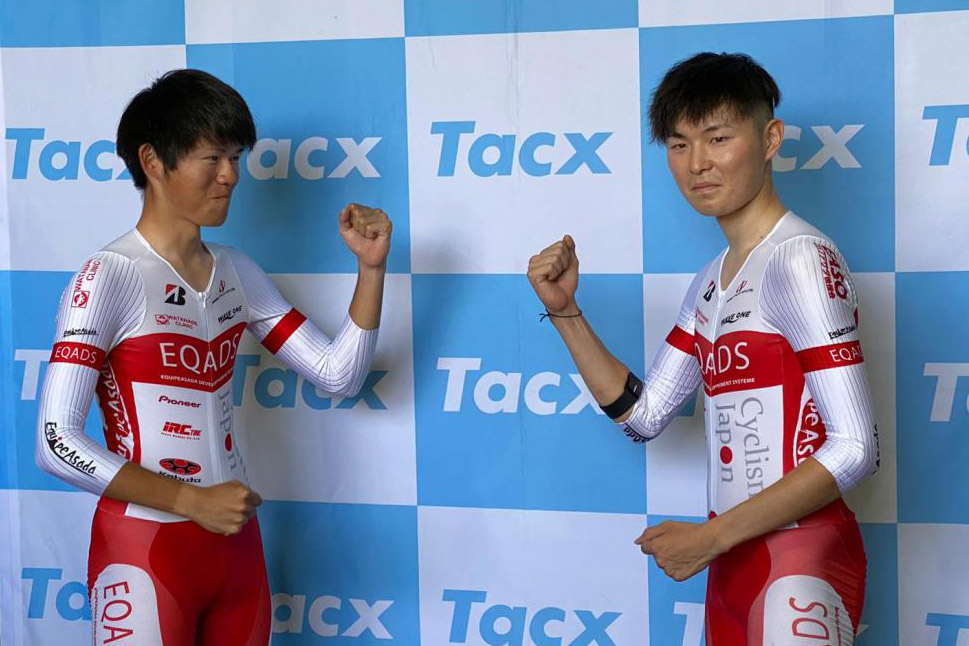 6月7日に日本学生自転車競技連盟主催のバーチャルレース「利根川個人タイムトライアル・ラウンド」でワンツーフィニッシュを飾った川崎三織(左)と湯浅博貴(右)