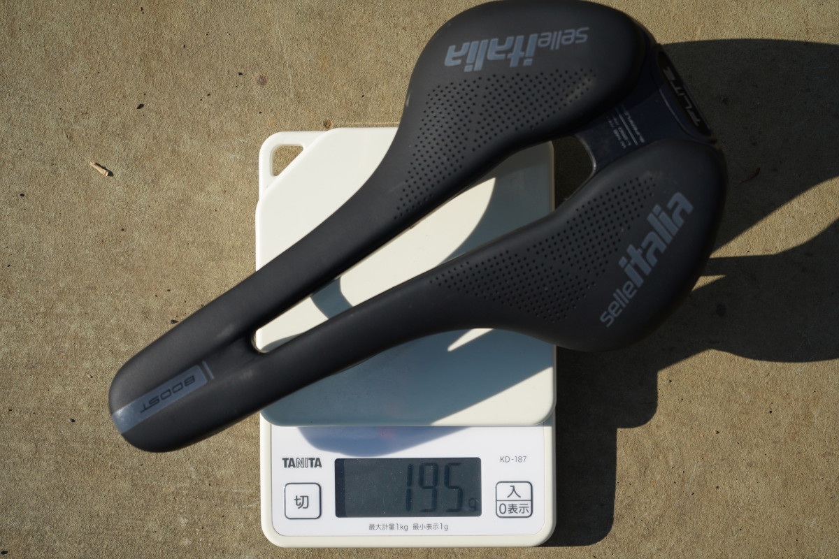 FLITE BOOST SUPERFLOW スタンダードなTi316レールの穴開きモデル