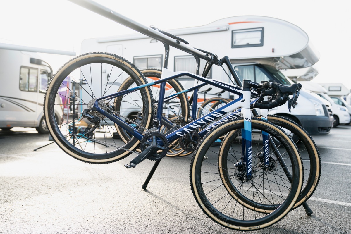 パック・ピーテルス(オランダ、アルペシン・フェニックス)のキャニオン INFLITE CF SLX
