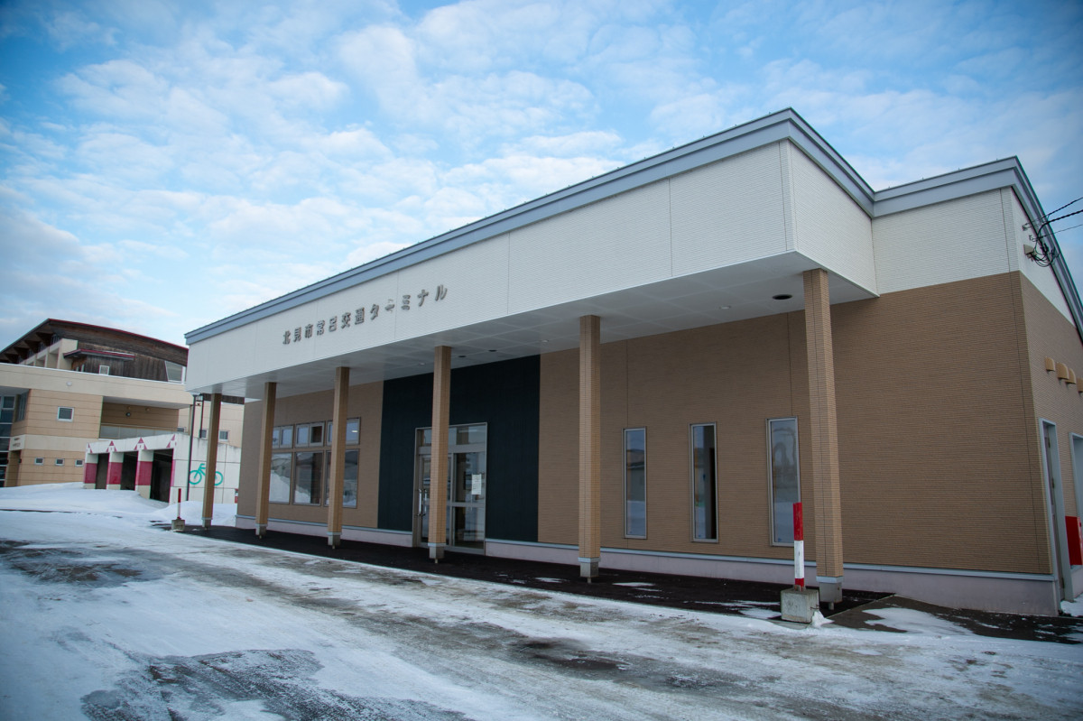 常呂のバスターミナル しっかりした建物で冬場の休憩所としても便利