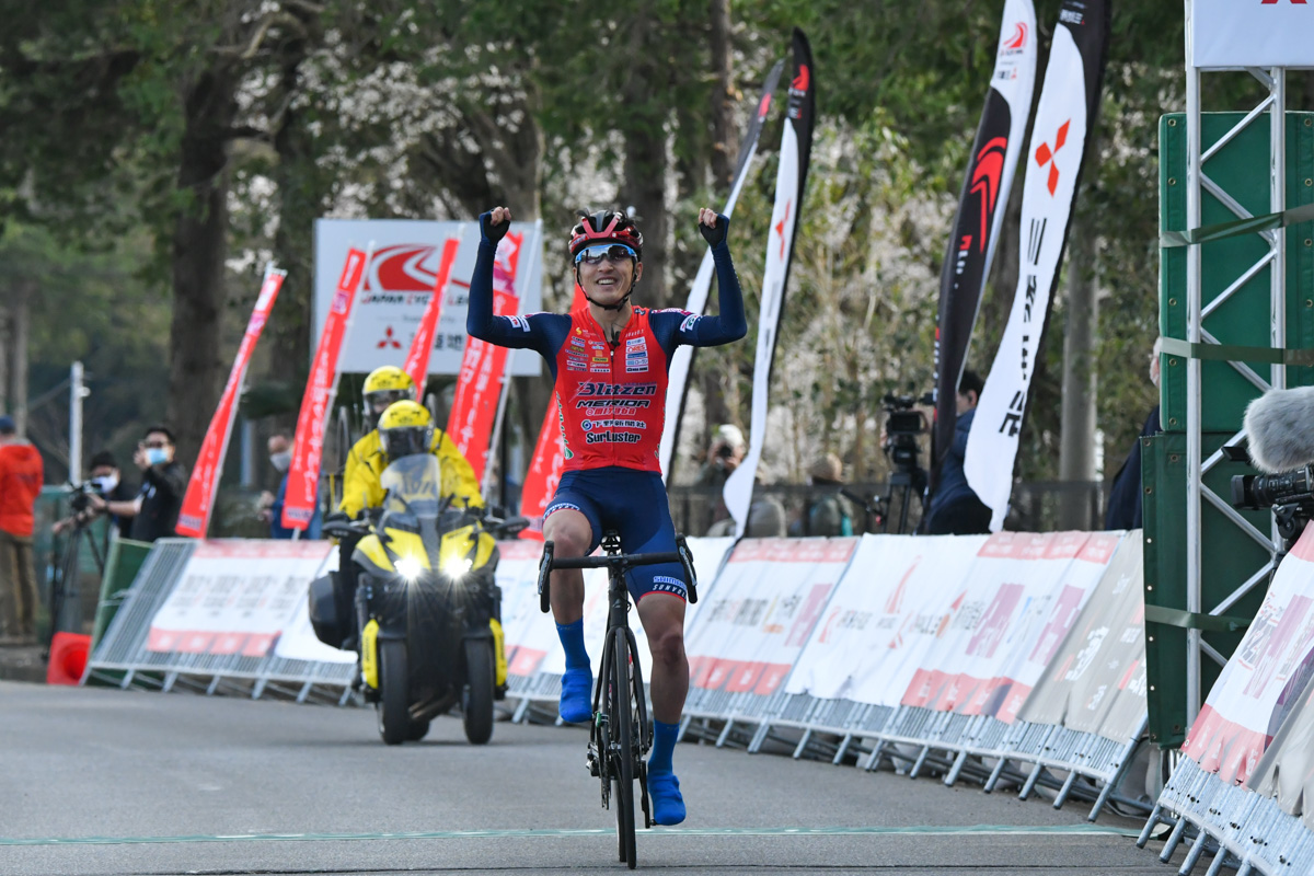 増田成幸(宇都宮ブリッツェン)が鮮やかな独走勝利で新ツアー最初の勝者となった