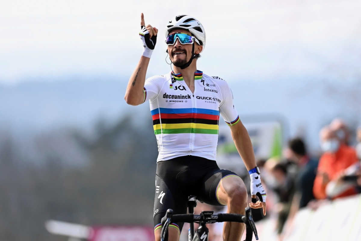 2021年ラ・フレーシュ・ワロンヌで優勝したジュリアン・アラフィリップ(フランス、ドゥクーニンク・クイックステップ)