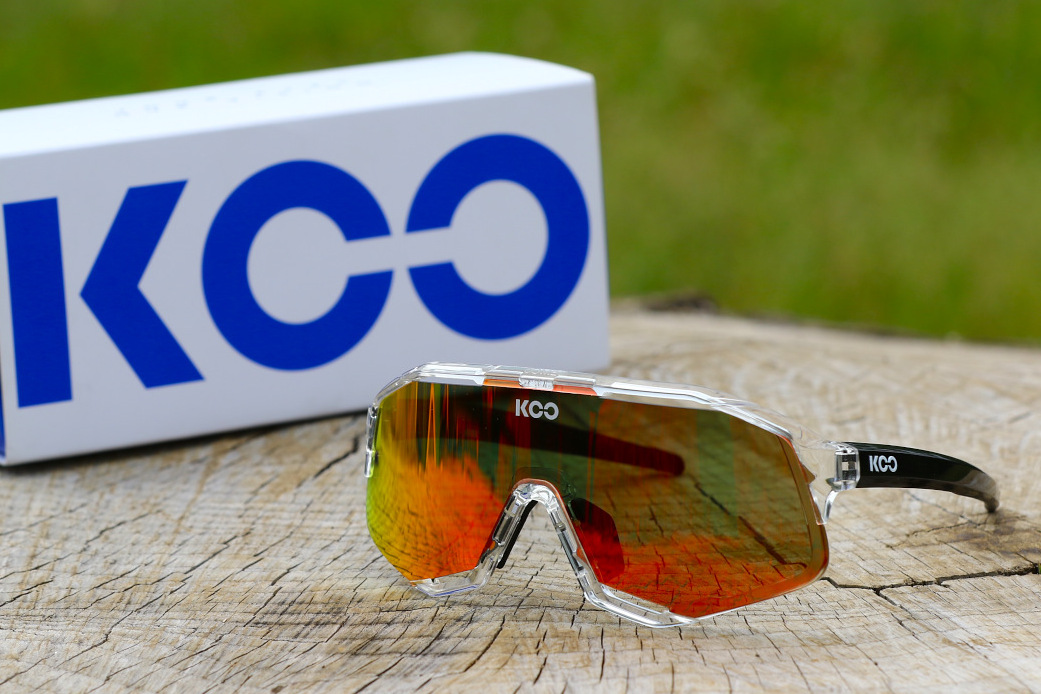 KOO DEMOS(GLASS RED)