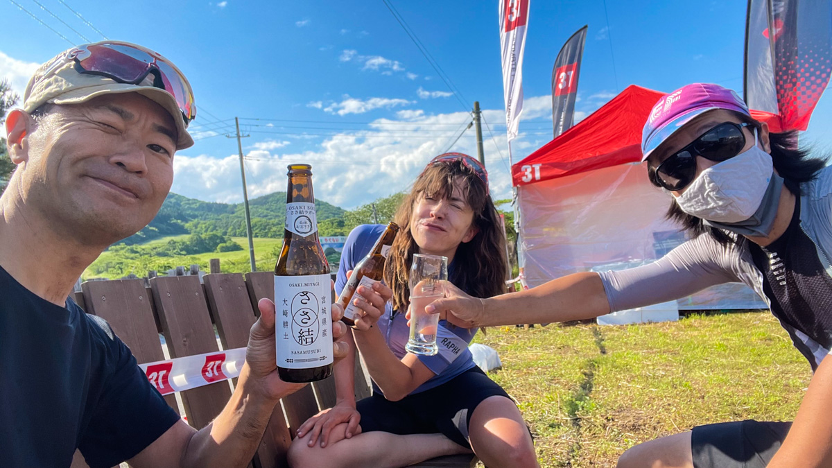 走り終わったらミールサービスと名物やくらいビールで乾杯!