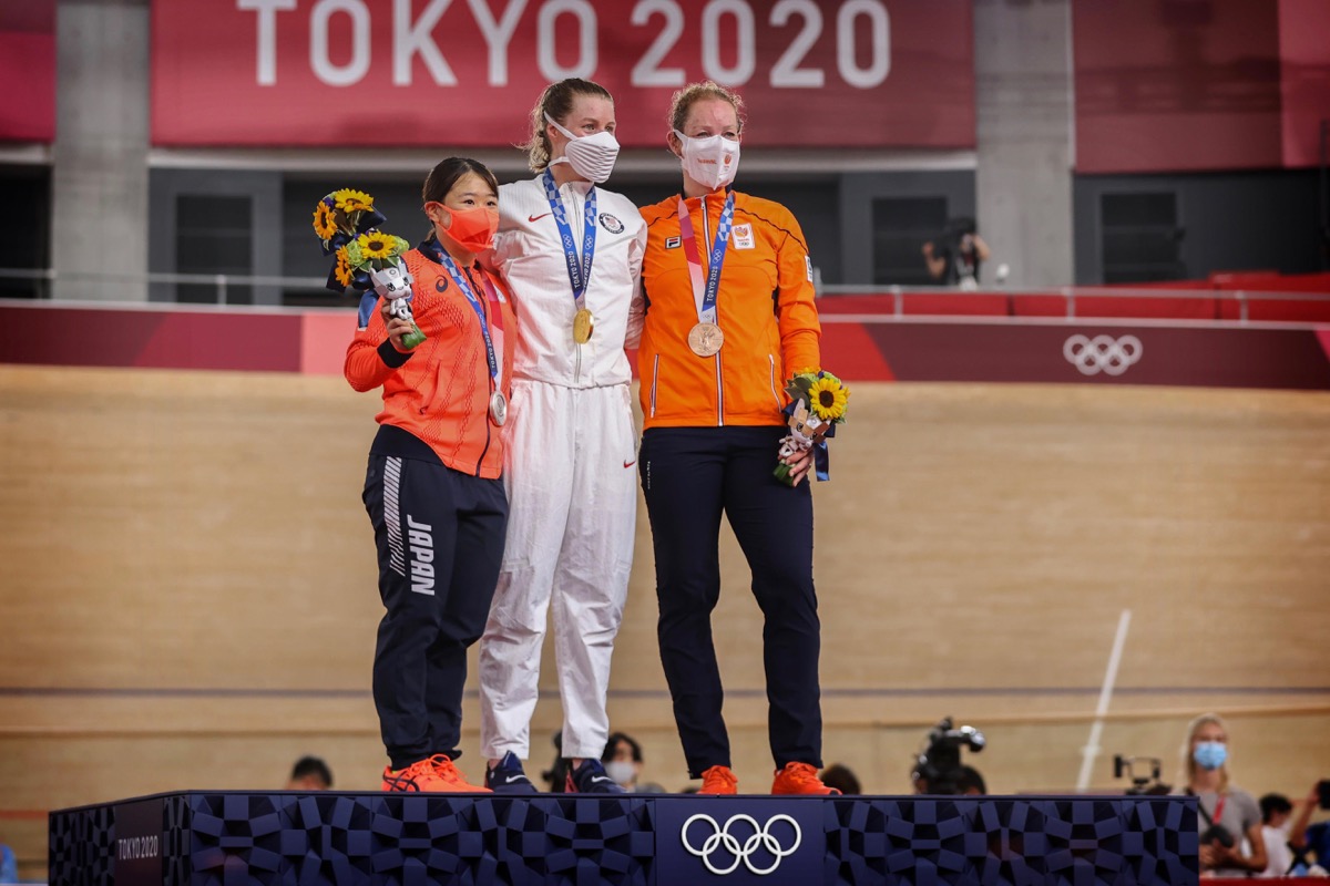 女子オムニアム表彰台 銀梶原悠未、金ヴァレンテ、銅ウィルト