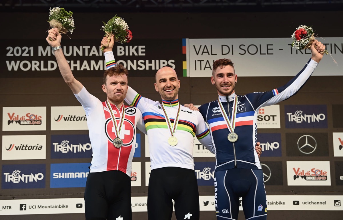 XCO男子エリート表彰台:2位フルッキガー、1位シューター、3位コレツキー