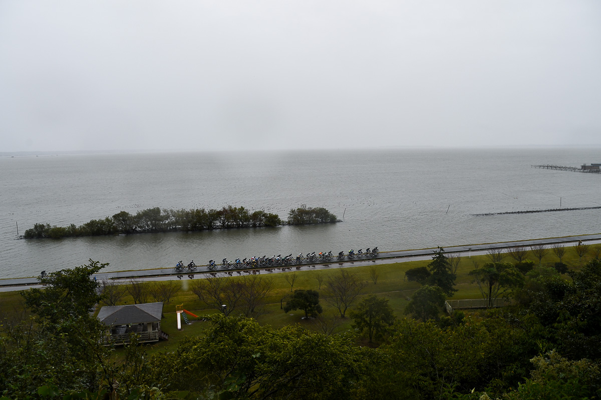 雨に煙る霞ヶ浦 晴れていれば対岸が見えるのだが・・・