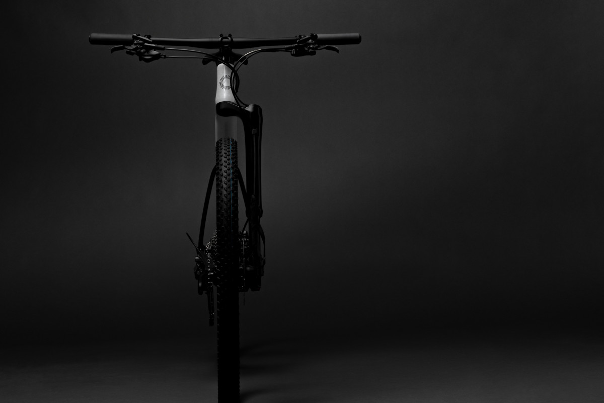 唯一無二のシルエットを生み出すLefty Ocho。今作では110mmストロークモデルを開発した。