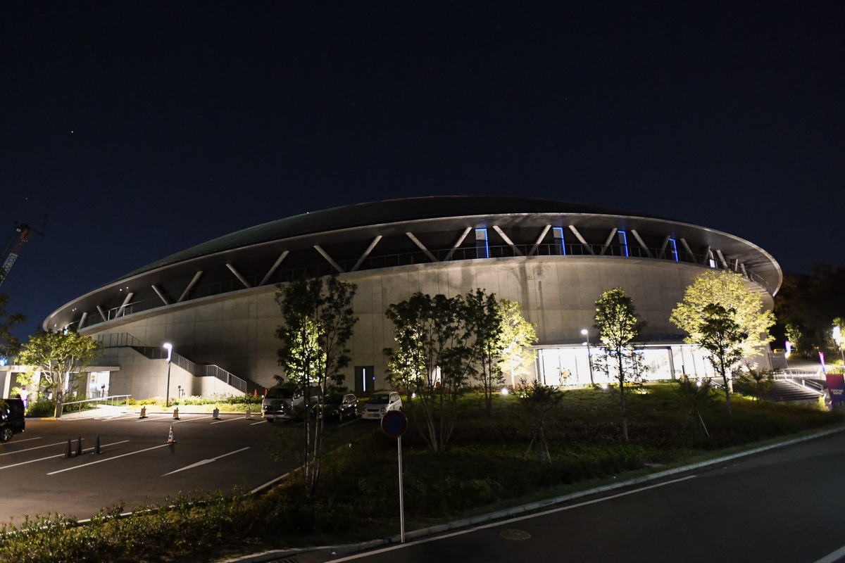 夜のティップスタードーム千葉 ナイトレースが終わった後はこの光景を見ながら帰路につく