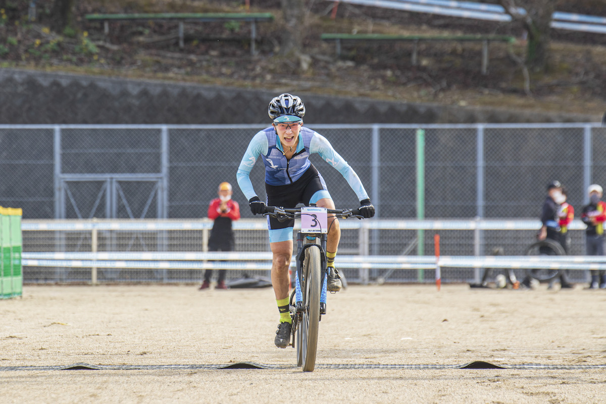 女子エリートで初優勝の橋口陽子(AX MTB team)