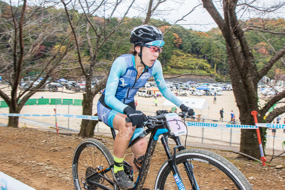 最後まで集中を切らすことなく走った橋口陽子(AX MTB team)