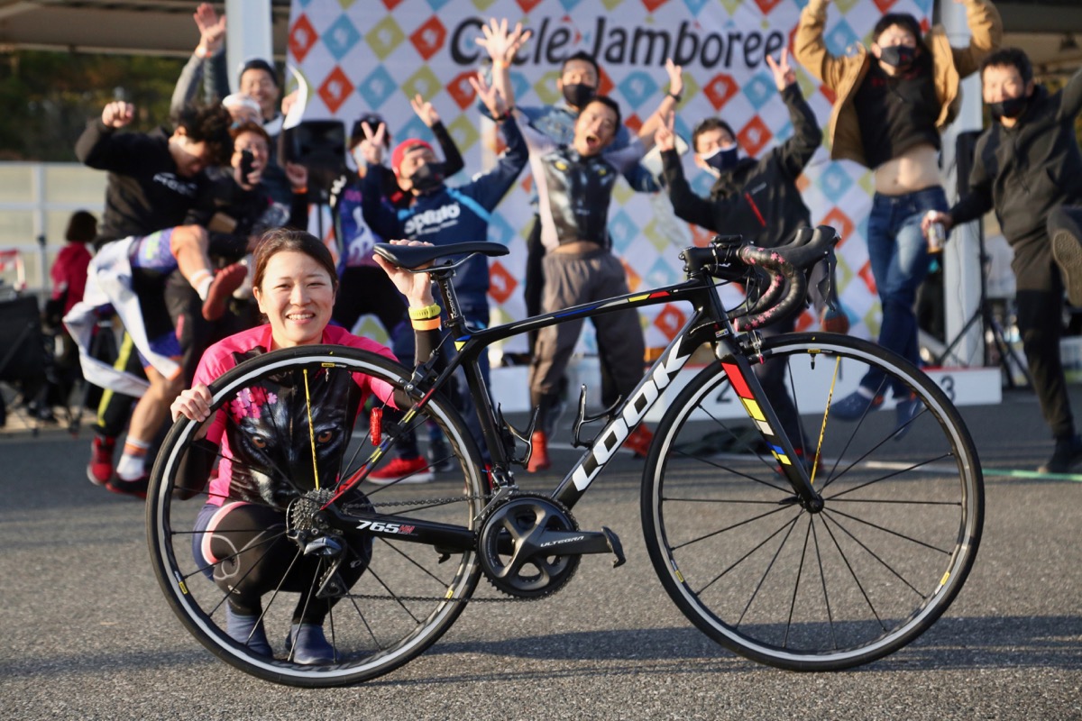 山田菜月さん(Team 一匹狼)とルック 765 HM(と、お仲間の皆さん)