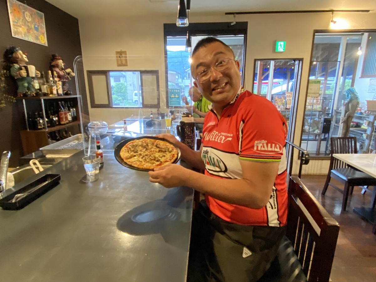 6月:イタリア料理屋のHibachiyaさんはオシャレな店内で、サイクリスト御用達のお店ですよ~