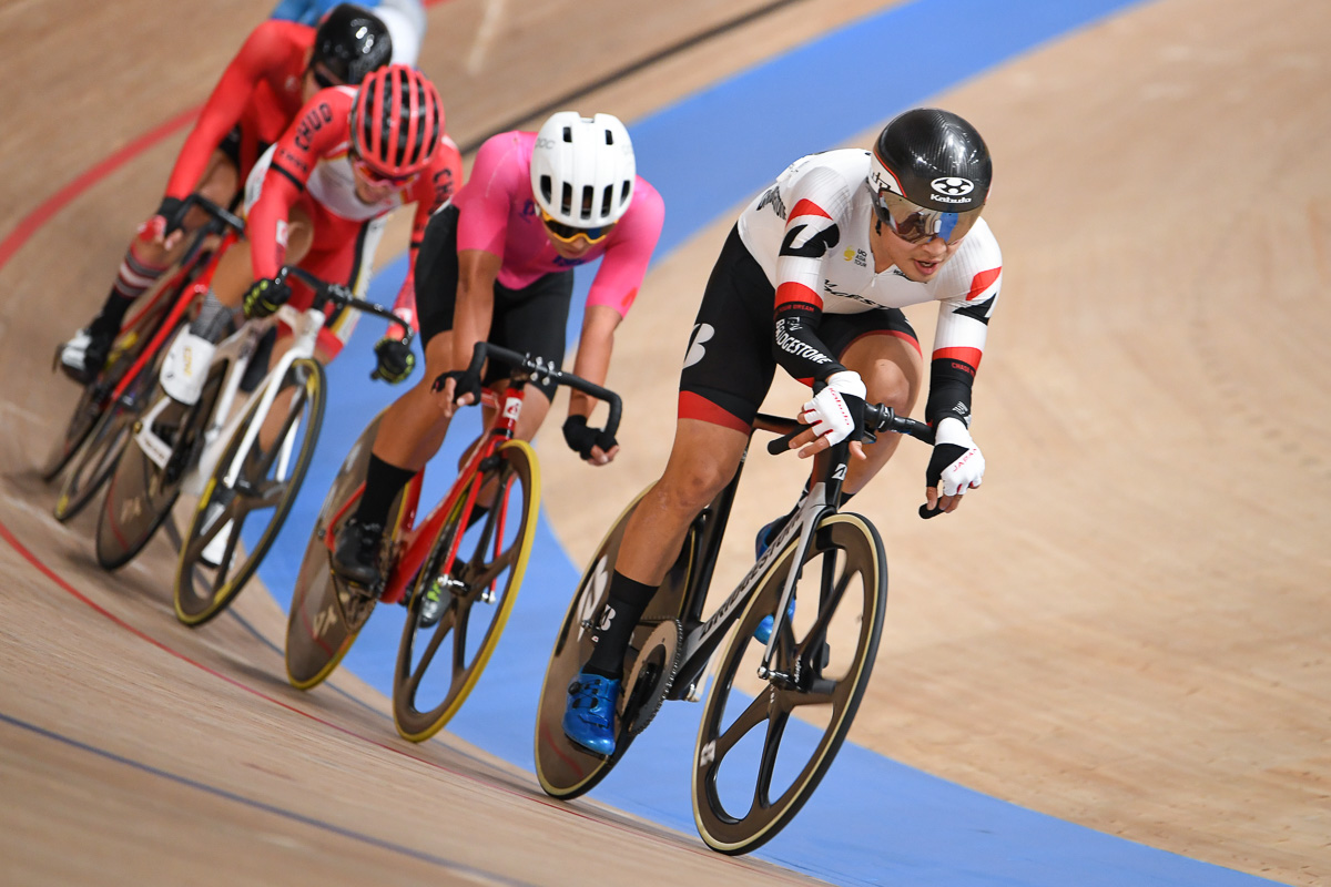 男子スクラッチ 今村駿介に続いてラップした橋本英也(チームブリヂストンサイクリング)