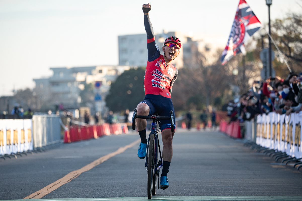 自身2度めの日本チャンピオンとなった小坂光(宇都宮ブリッツェン)