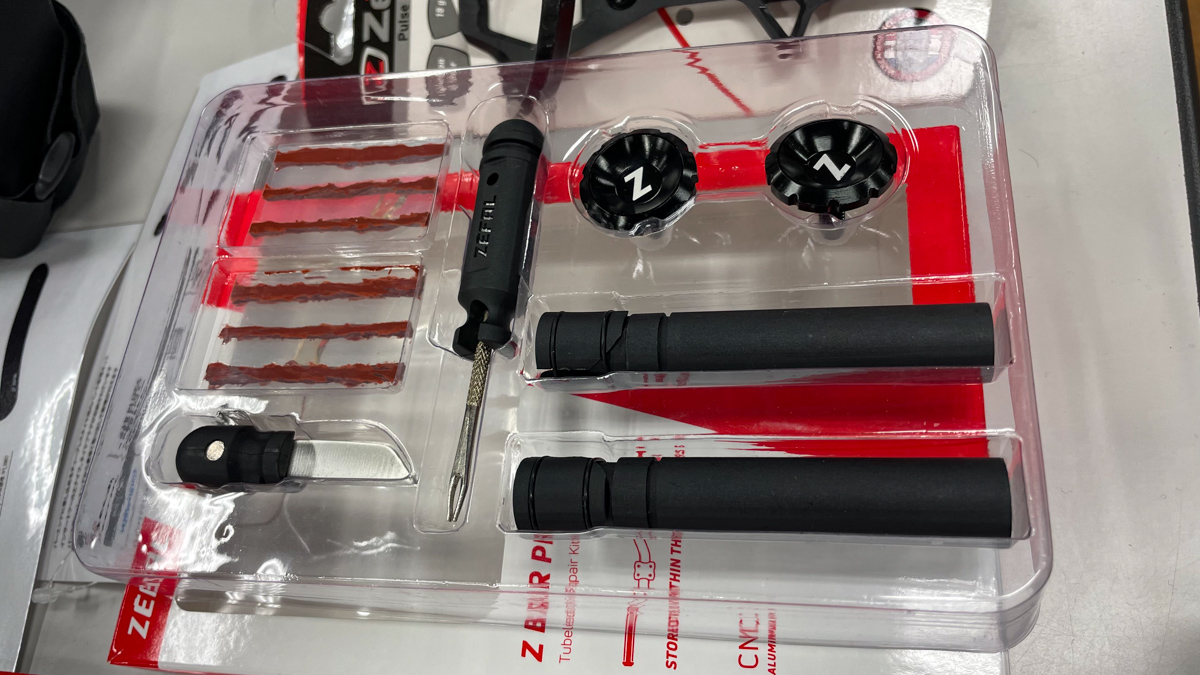 ZEFAL Z BAR PLUGS チューブレス修理キット
