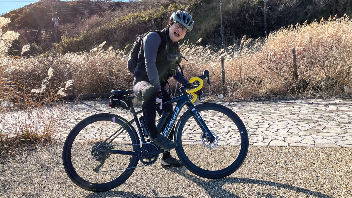 E-bikeで随行するもバッテリー切れでショートカットせざるを得なかったCW編集部・安岡