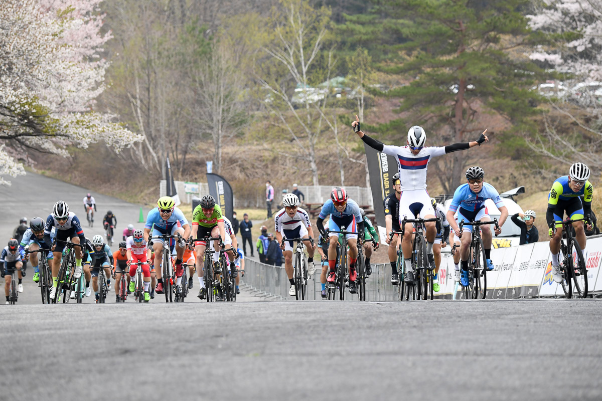 E3優勝 西村行生(慶應義塾大学)