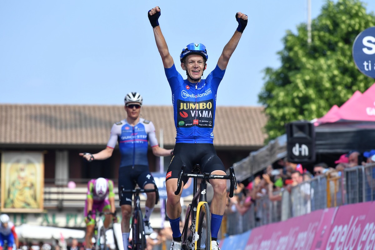 混沌のスプリント勝負を制したクーン・ボウマン(オランダ、ユンボ・ヴィスマ)