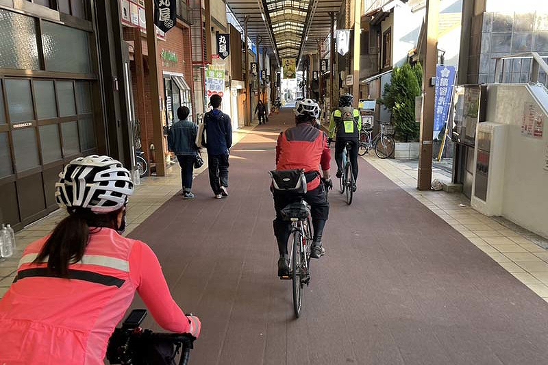 実技講習例:サイクリストが苦手な歩行者保護について念入りに学習します