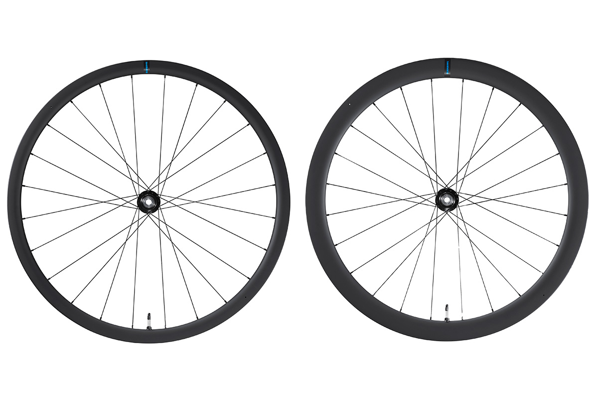 シマノ WH-RS710 C32(左)とC46(右)