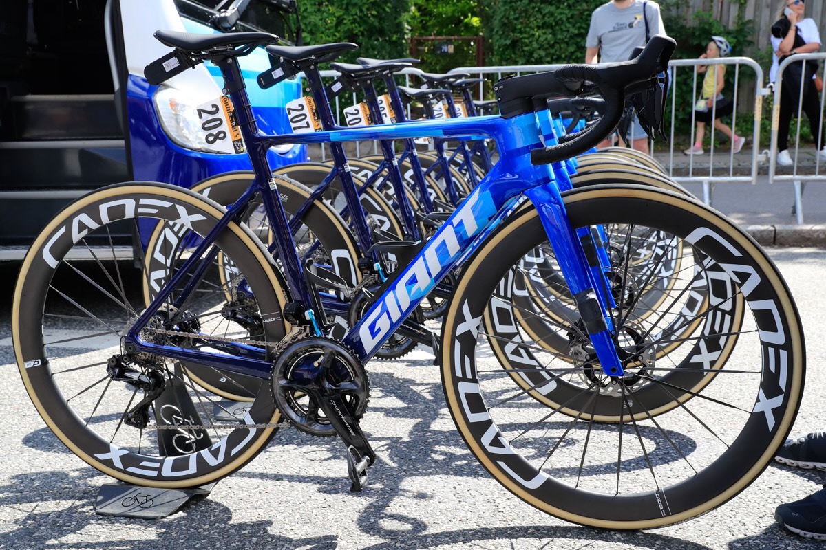 今ツールでバイクエクスチェンジ・ジェイコの主力機として使われるジャイアントの新型PROPEL
