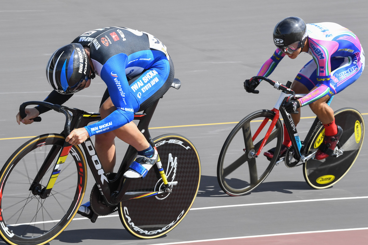 男子スプリント 小谷実(岩井商会レーシング)と水澤秀哉(BMレーシングZUNOW)の決勝は小谷が制した