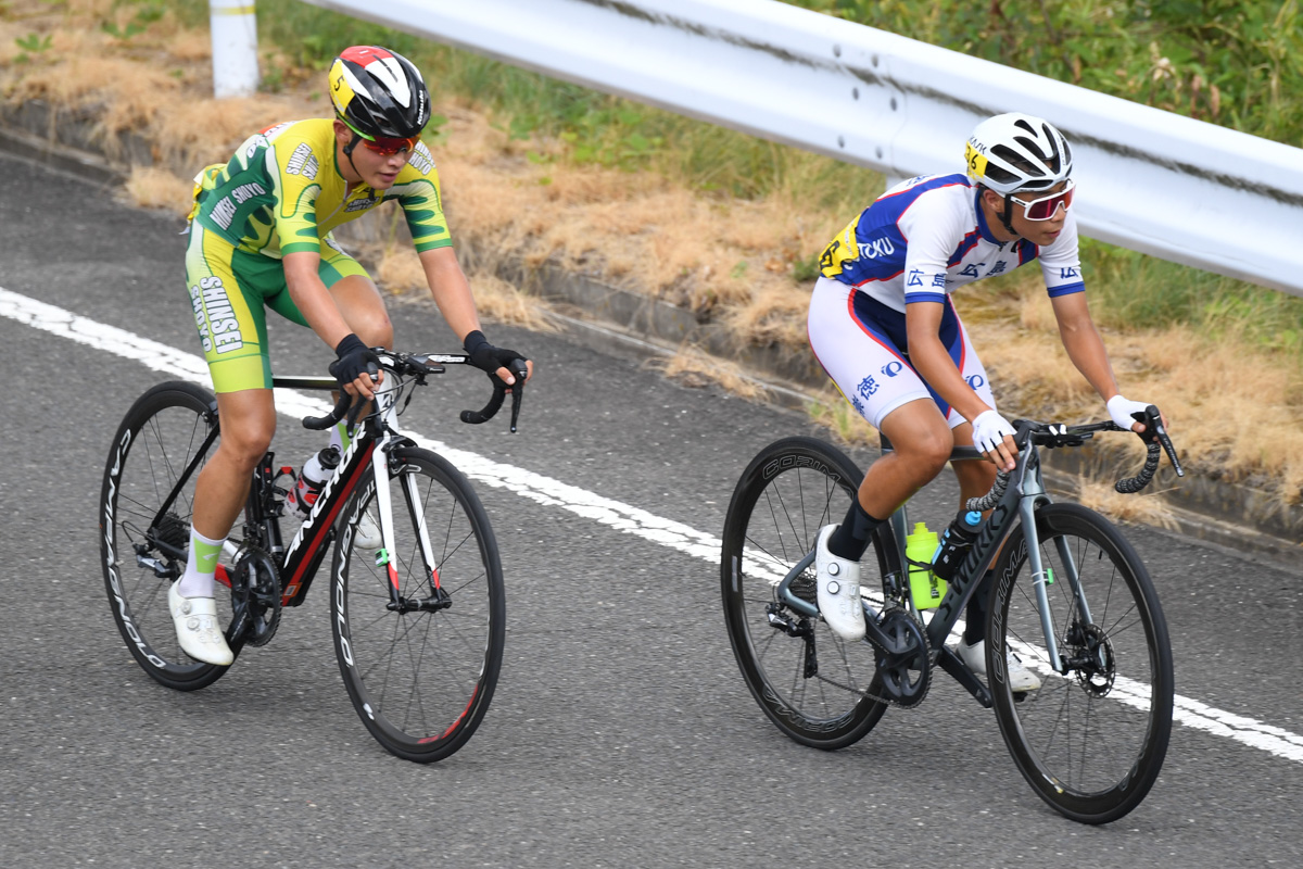 男子3周目 森田叶夢(崇德高校)と犬伏輝斗(榛生昇陽・宇陀高校)が先行
