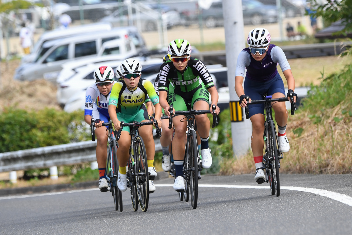 女子 垣田真穂(松山学院高校)がペースを作っていく