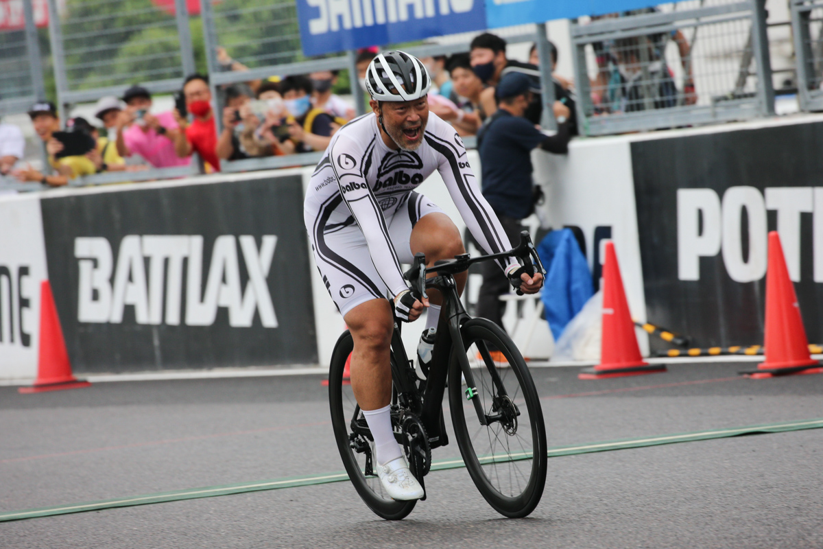 マスターズ50歳クラスでは越前のチポッリーニこと寺崎嘉彦(バルバヘッドオフィス)が優勝