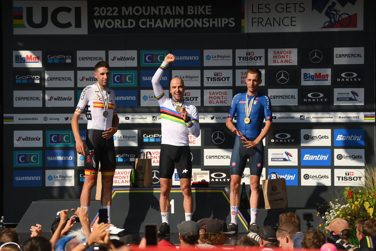 MTB世界選手権2022 XCO男子エリート表彰台:2位バレロ、1位シューター、3位ブライド