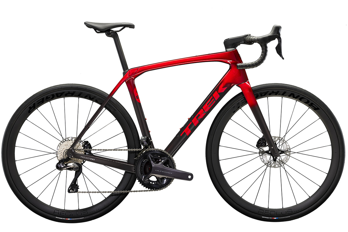トレック Domane SLR7(Metallic Red Smoke to Red Carbon)