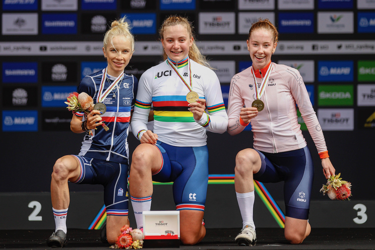 2位:エグランティーヌ・レイエ(フランス)、1位:ゾーイ・バックステッド(イギリス)、3位:ニンケ・ヴィンケ(オランダ)