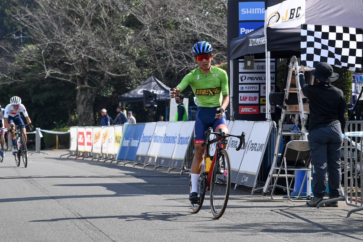 Y1優勝 中尾涼介(VC AVANZARE)