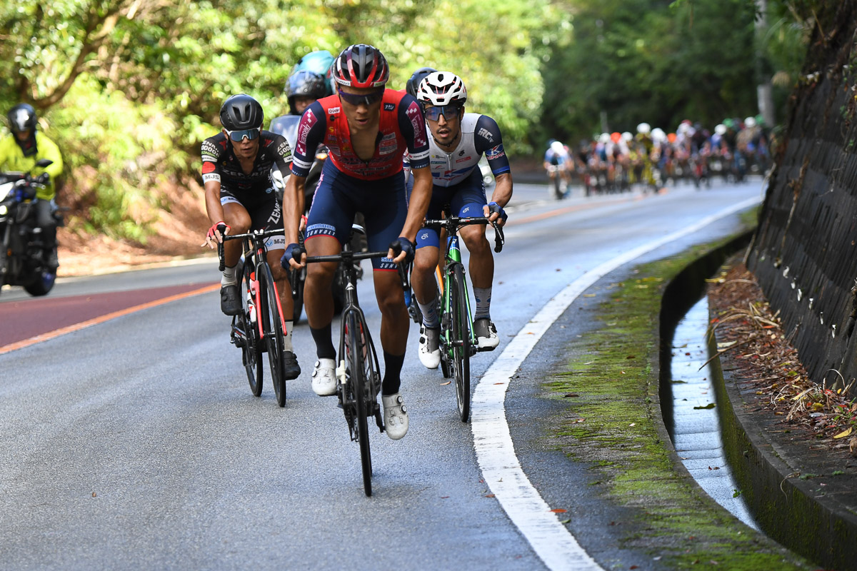 残り20km付近 小野寺玲(宇都宮ブリッツェン)が単独先行を開始