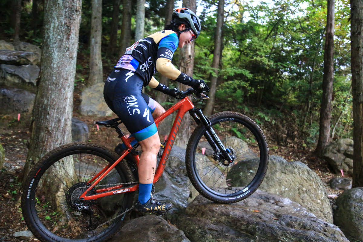 DHテクをもつ松本璃奈(RIDE MASHUN SPECIALIZED)は楽しんで走る