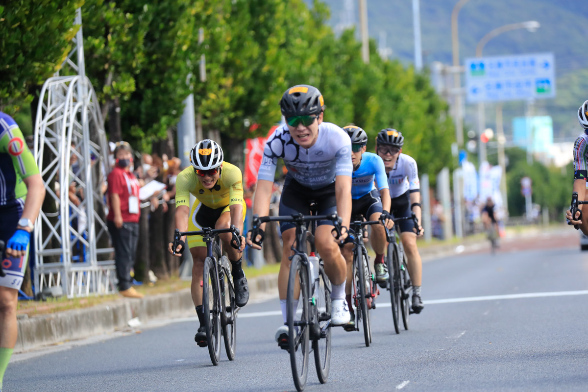 イナーメ信濃山形の北野選手に刺されて3位でフィニッシュした南広樹(TeamZenko)