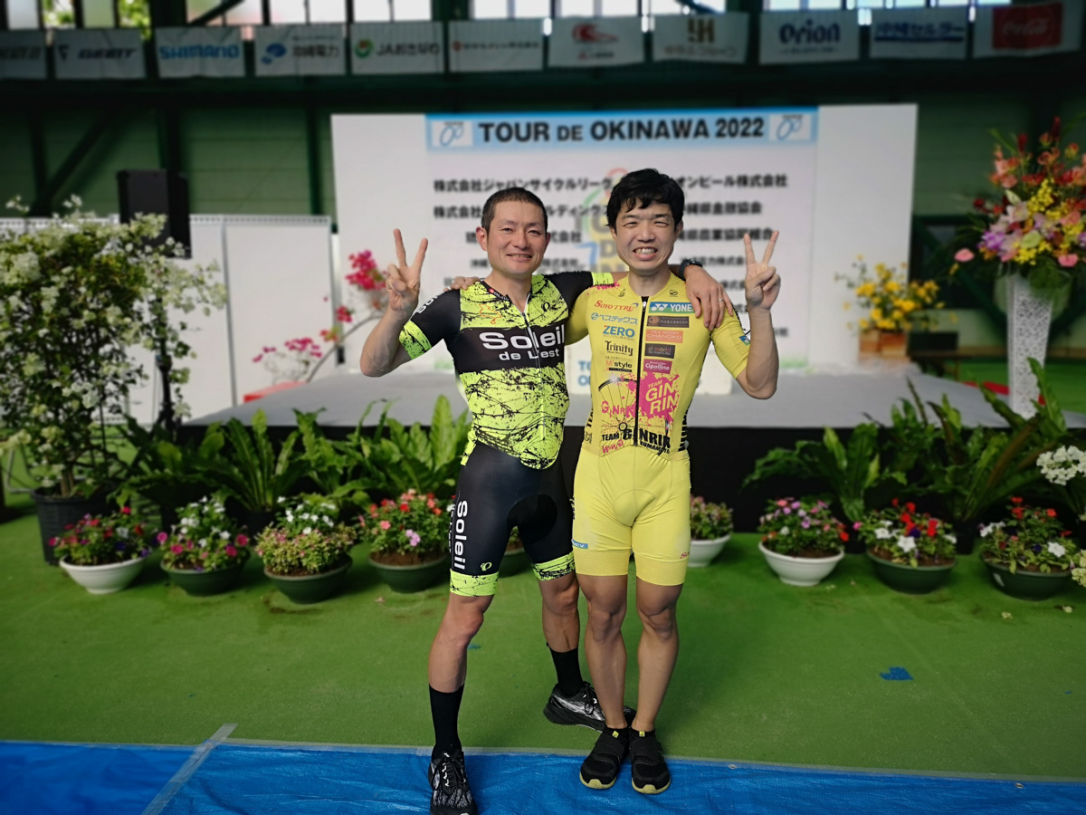 レースを終え、パックさんこと栗山和之さん(Soleil de l'est)と肩を組んで「ノーサイド」