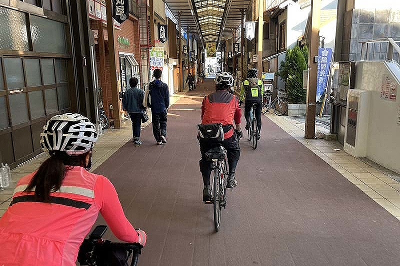 実技講習例:サイクリストが苦手な歩行者保護について念入りに学習します