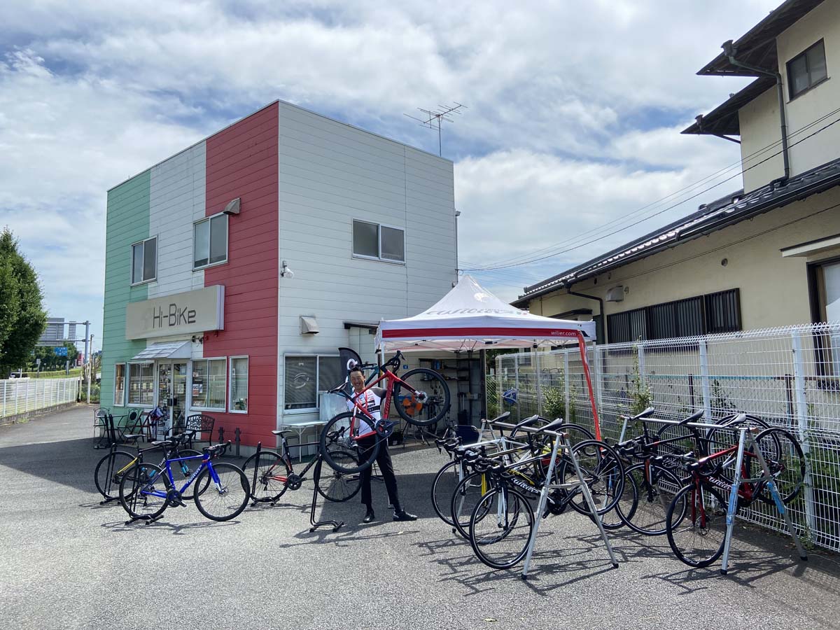 7月:酷暑の中、つくば市のハイバイクさんでの試乗会は面白い外国人さんもご来場してくれました。