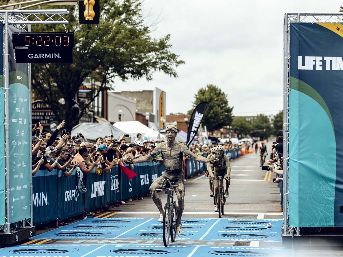 アンバウンドグラベルを制したオランダ人のイヴァ―ル・スリック選手、おかげでレイブSLRの認知度が急激にアップ!