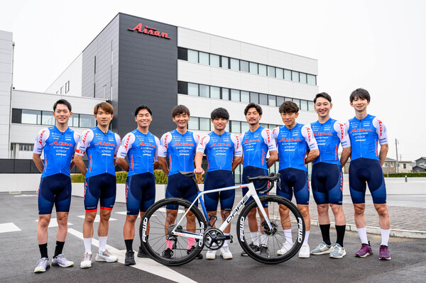 iGPSPORTとオフィシャルスポンサー契約を締結した愛三工業レーシングチーム