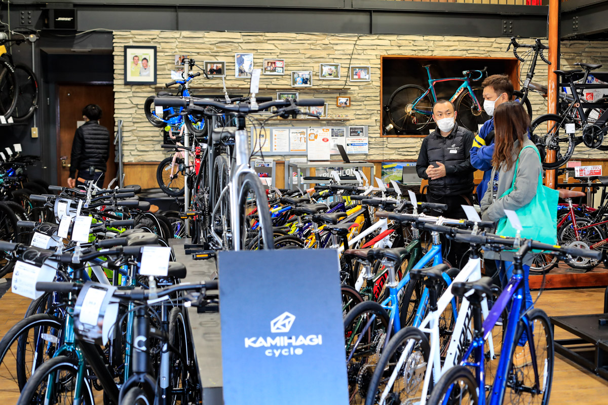 お客様のニーズをしっかり聞き取り、的確なモデルを勧めている