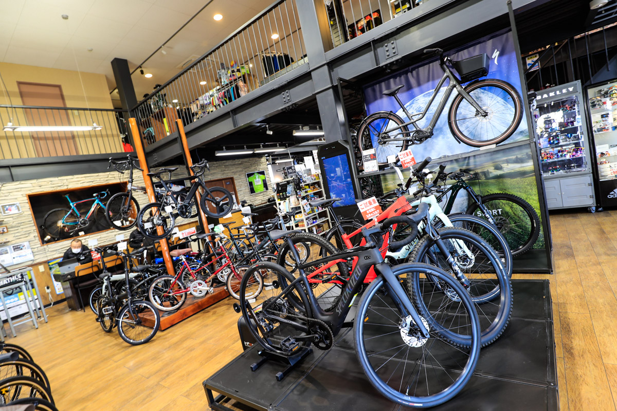 年々取扱量が増すEバイクやE-MTBも充実